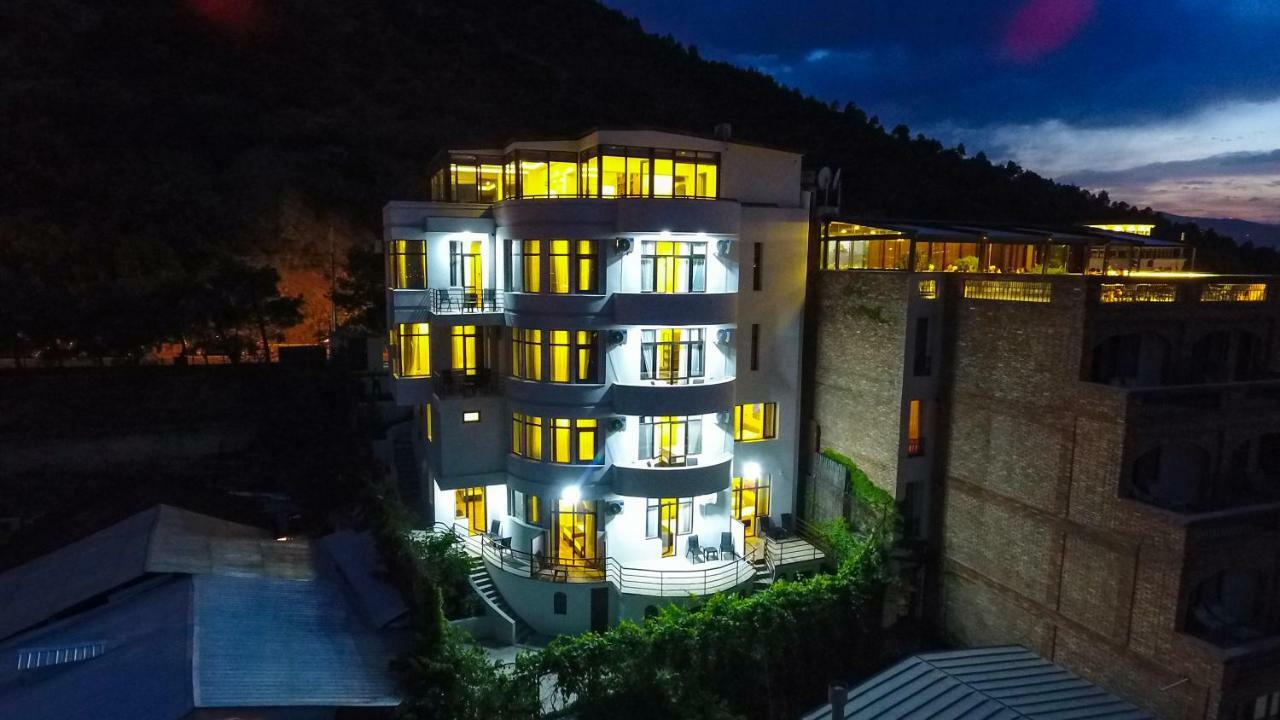 Vista Hotel Тбилиси Экстерьер фото